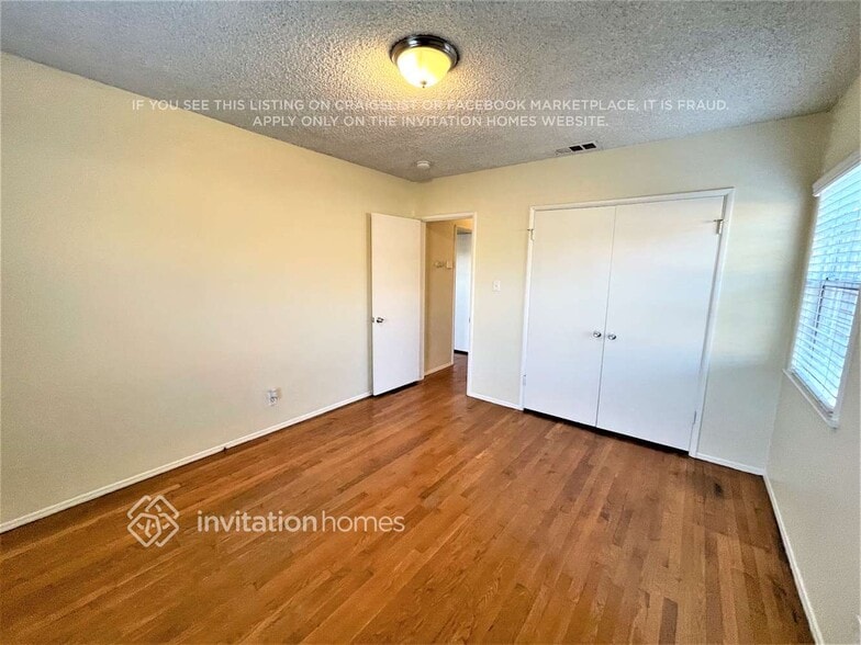 Building Photo - 12801 Zeus Ave