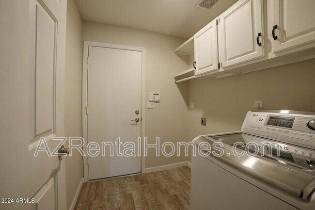 Building Photo - 16023 N 48th Pl