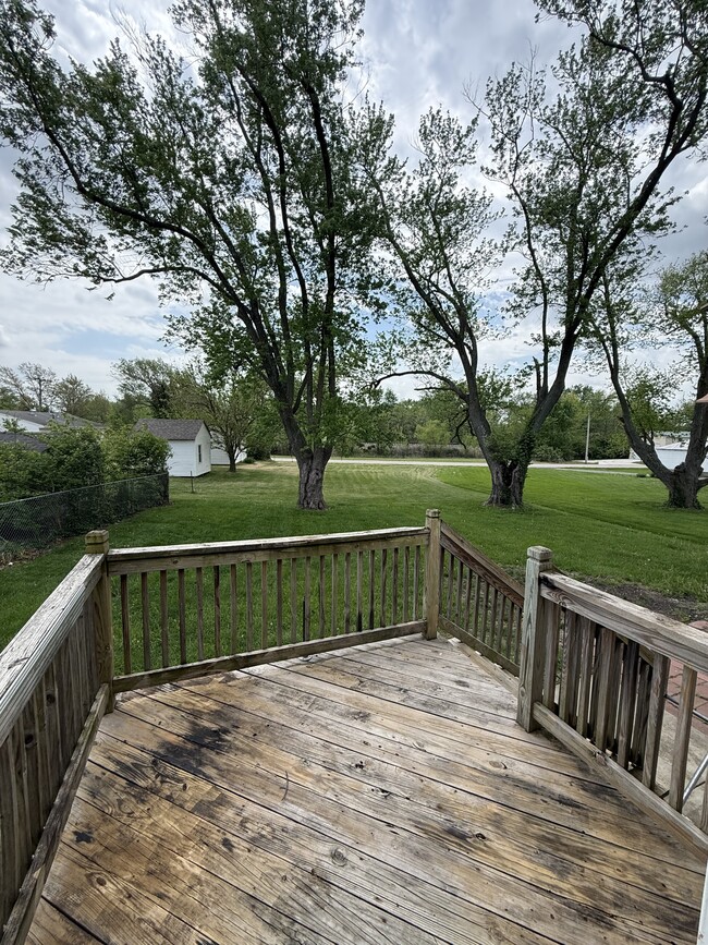 Building Photo - 306 W 2nd St N