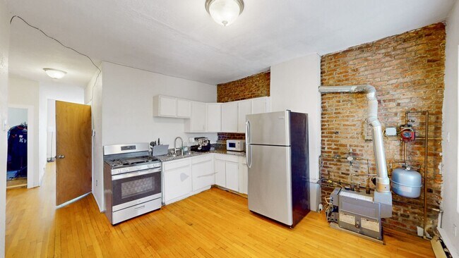 Building Photo - 71 Hammond St