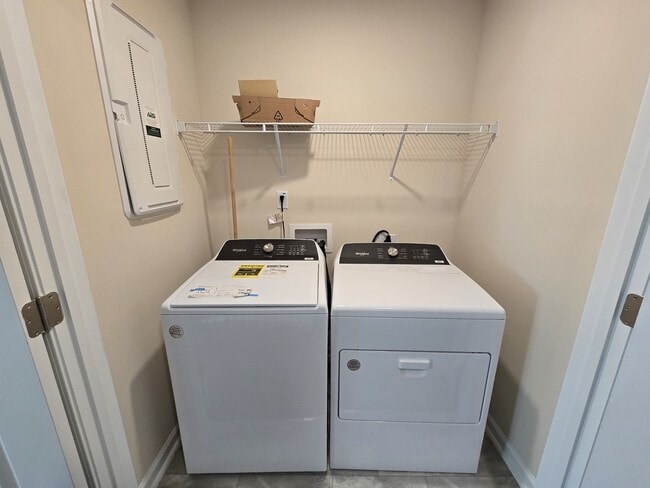 Building Photo - 865 Falls Grove Trl