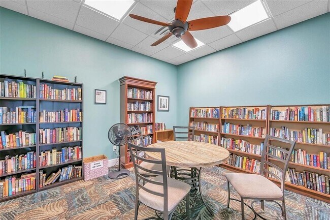 Building Photo - 5111 Coquina Key Dr SE
