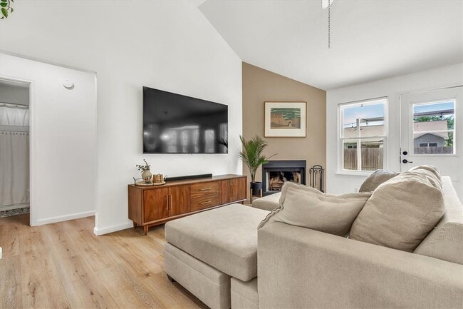 Building Photo - 206 Quail Cir