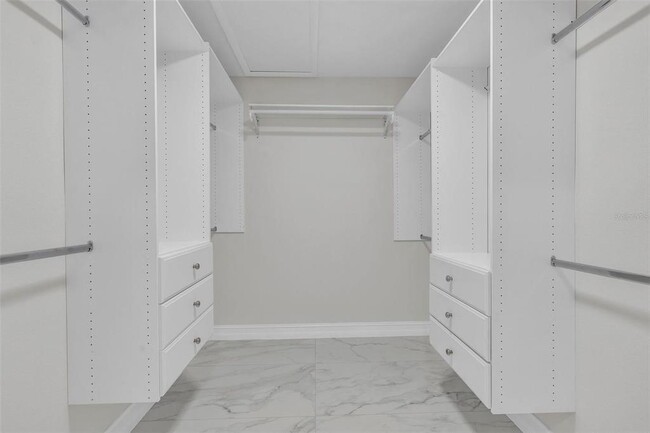 Building Photo - 4520 Pine Hollow Dr