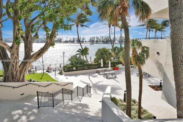 Building Photo - 2333 Brickell Ave