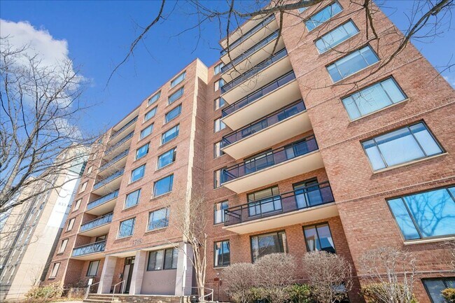 Building Photo - 3315 Wisconsin Ave NW