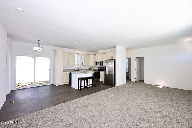 Building Photo - 13004 N 19th Pl