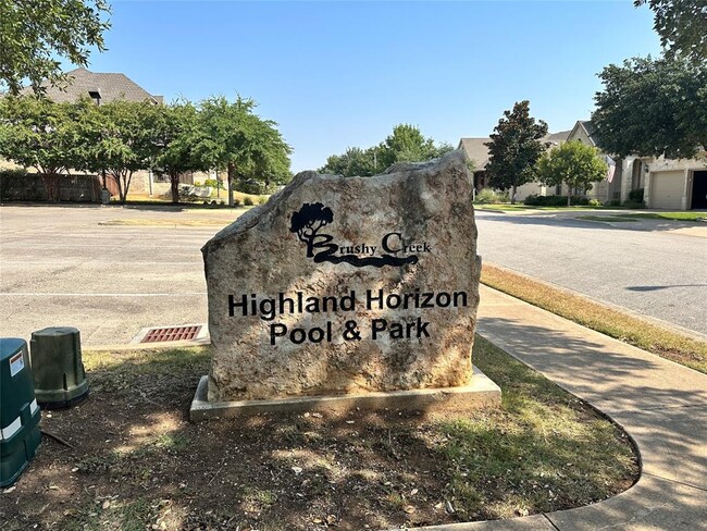 Building Photo - 209 Highland Horizon