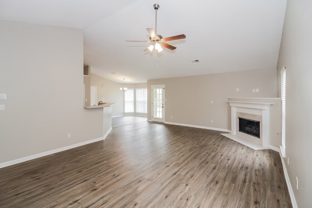 Building Photo - 6465 White Hawk Ln