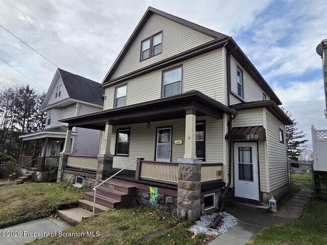 Building Photo - 1706 E Gibson St