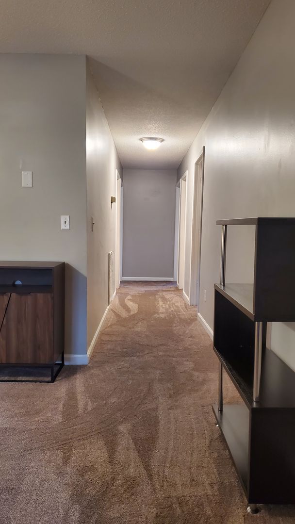 Building Photo - **1 month free if you sign a lease before April 1st** - 4 Bedroom 2 bath available now!