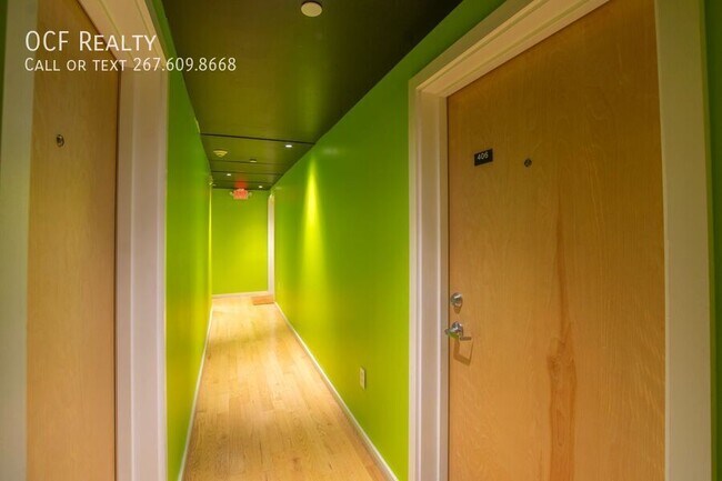 Building Photo - 152 W Laurel St