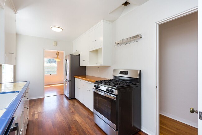 Building Photo - Single Story Craftsman in North Park