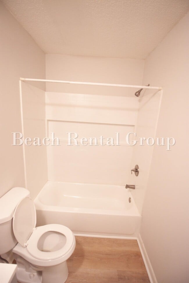 Building Photo - 6840 Blue Heron Blvd