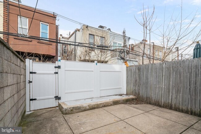 Building Photo - 1610 S 24th St