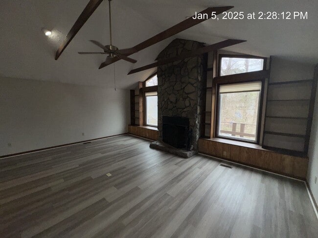 Building Photo - 203 Bayfield Loop
