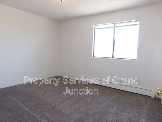 Building Photo - 3245 Downey Ct