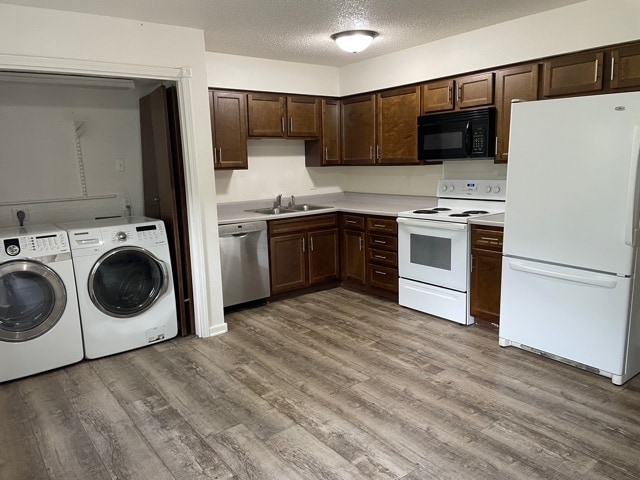 Kitchen - 4200 Enden Ln