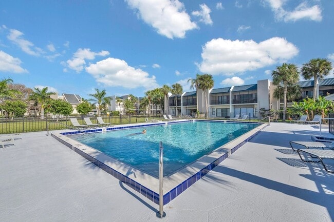 Building Photo - 1605 S US HIGHWAY 1