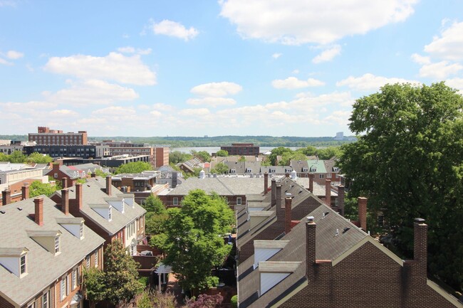 Building Photo - Luxury Loft in historic setting