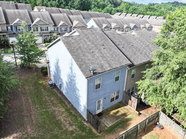 Building Photo - 256 Valley Xing