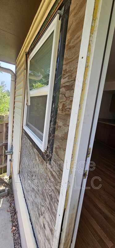 Building Photo - 805 N 70th St