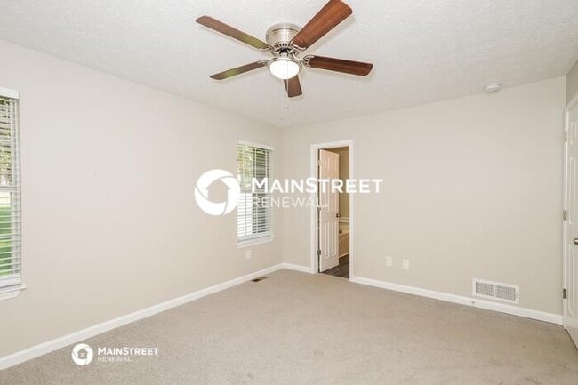 Building Photo - 3 Bedroom Pet-Friendly Home in Locust Grove, GA with Main Street Renewal