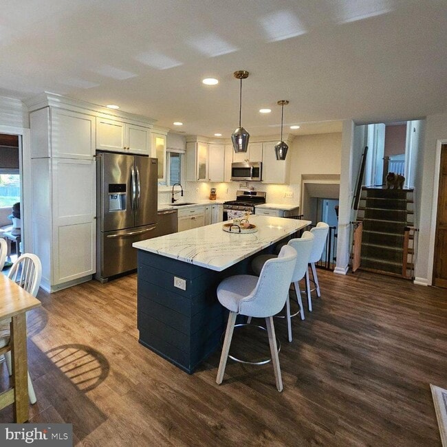 Building Photo - 7433 Grace St