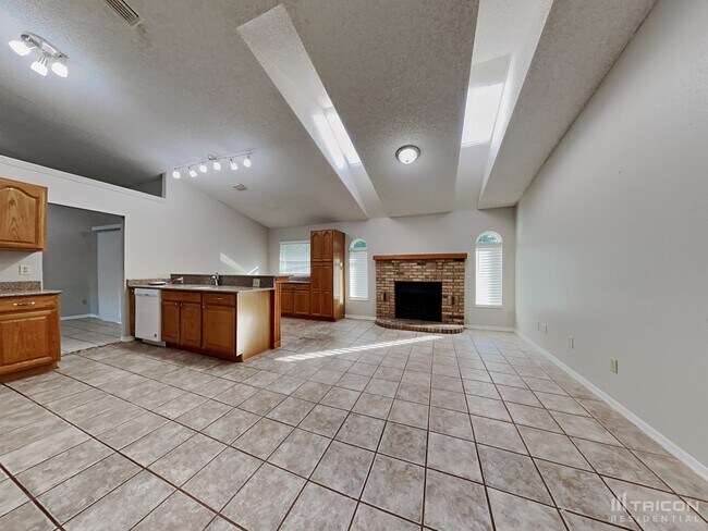 Building Photo - 834 4th Ave N