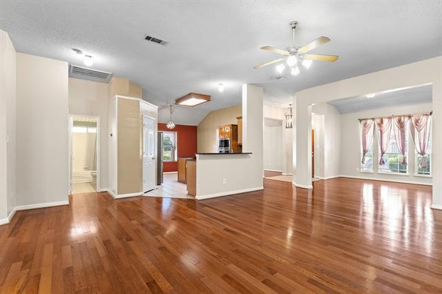 Building Photo - 428 Lakedale Dr