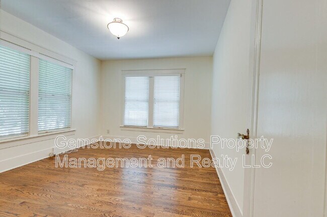 Building Photo - 2537 Blair Blvd
