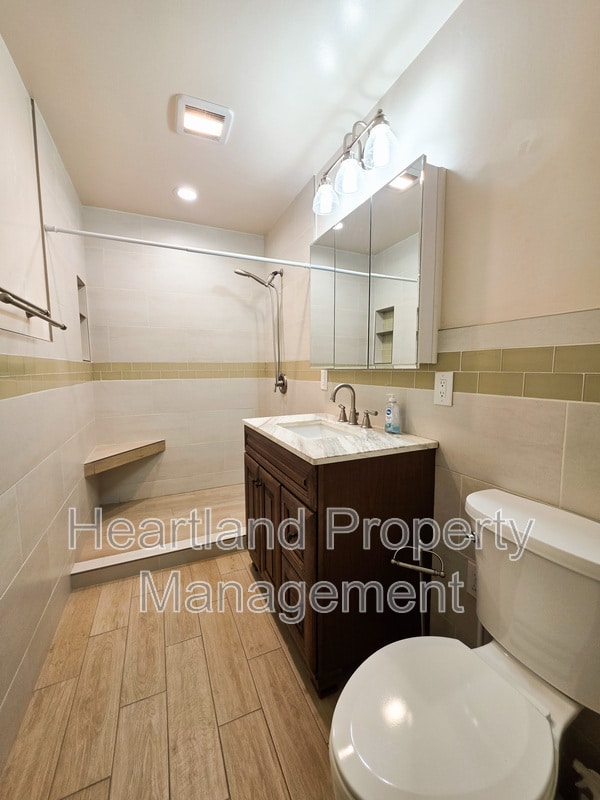 Building Photo - 5815 Jan Dr