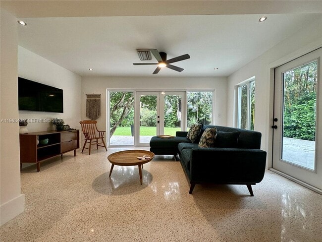 Building Photo - 1351 SW 32nd St