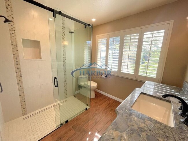 Building Photo - 2300 Sparta Dr