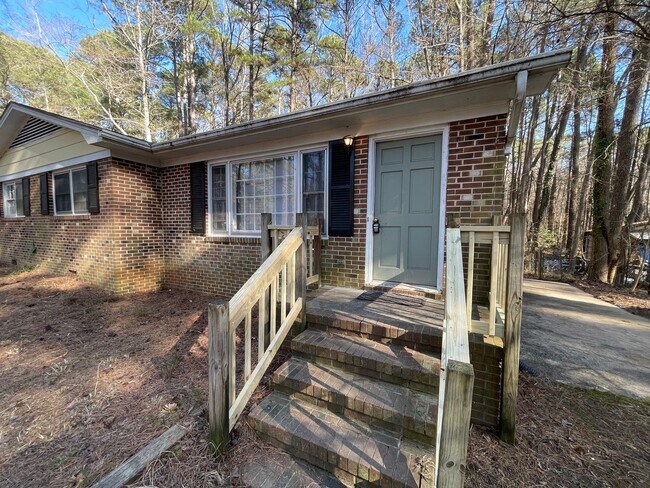Building Photo - 848 Old Graham Rd