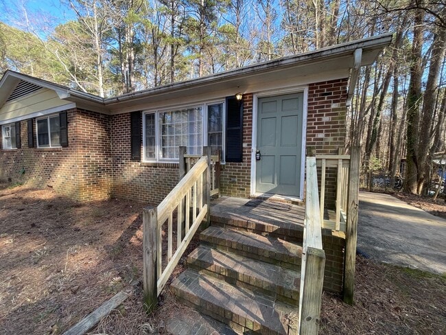 Building Photo - Fantastic location near downtown Pittsboro for this 2br duplex !