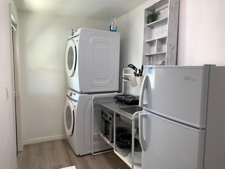 Primary Photo - 2131 Arthur St