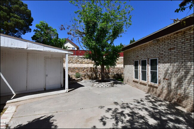 Building Photo - 1857 Ralph Janes Pl