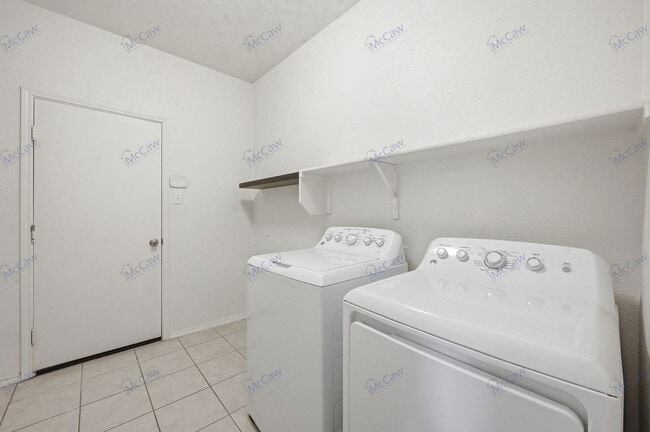 Building Photo - 2365 Bernese Ln