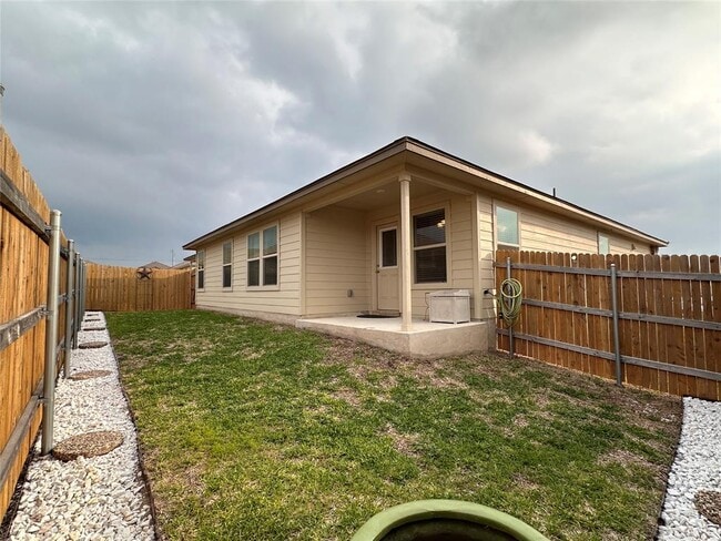 Building Photo - 216 Midas Ln