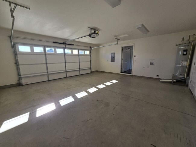 Building Photo - 3572 Carnes Rd