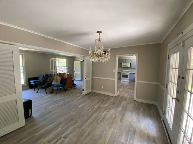 Building Photo - 1455 Parkside Dr
