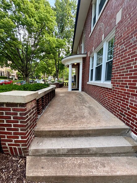 Building Photo - 1270 Boland Pl