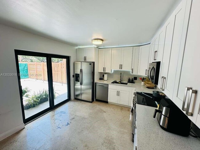 Building Photo - 2601 Garden Ct
