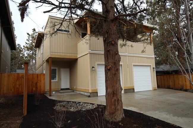 Building Photo - dou499