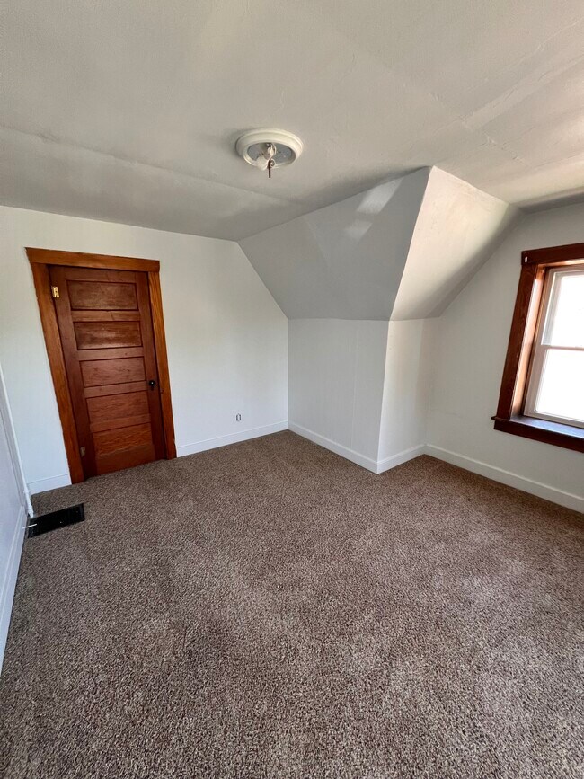 Building Photo - 1036 Santa Fe St