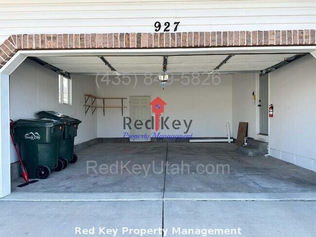 Building Photo - 700 S Single Family Home