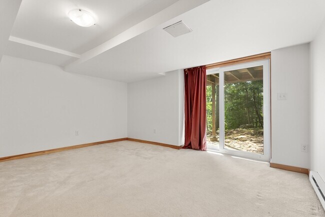 Building Photo - 4 Tanglewood Rd