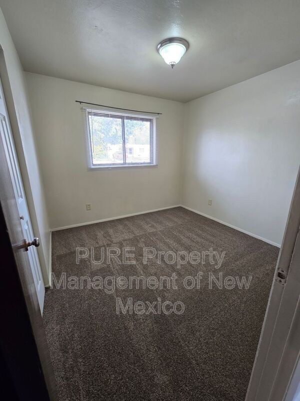 Building Photo - 2625 E 22nd St