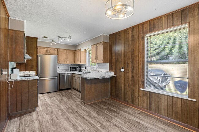 Building Photo - 3519 Goldfinch Drive